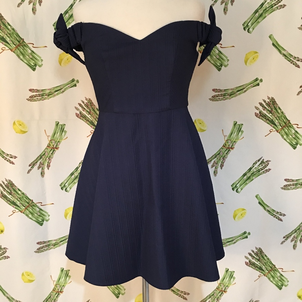 NWT Topshop Navy Off Shoulder Dress Size 6 - Picture 2 of 8